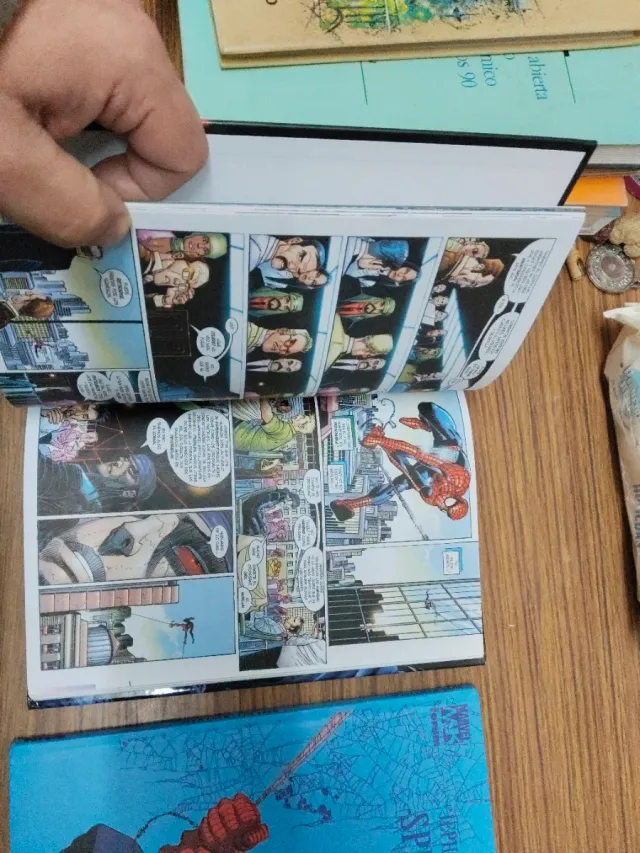 2 Cómics Spiderman: Peter Parker y Blue