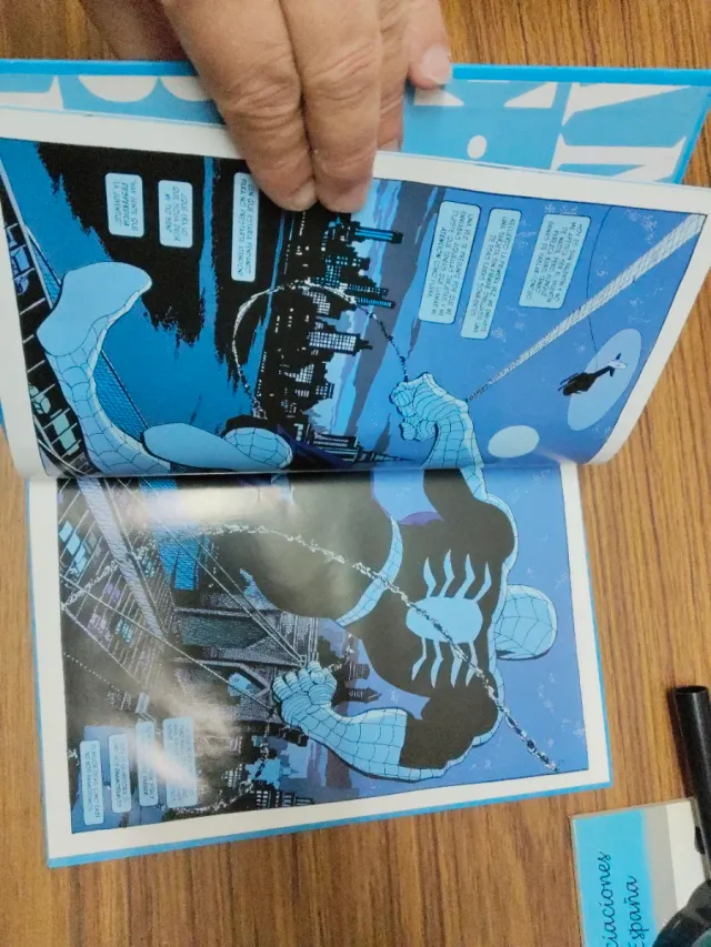 2 Cómics Spiderman: Peter Parker y Blue