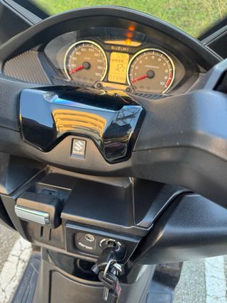 Suzuki Burgman 400 2019 Gris