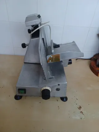 Cortadora de fiambre profesional