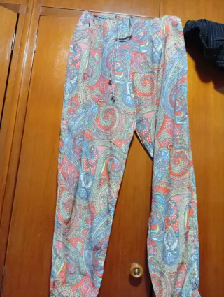 Pantalón estampado paisley talla M