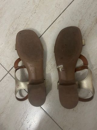 Sandalias Hispanitas Doradas y Marrones