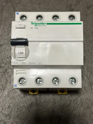 Schneider protecciones eléctricas