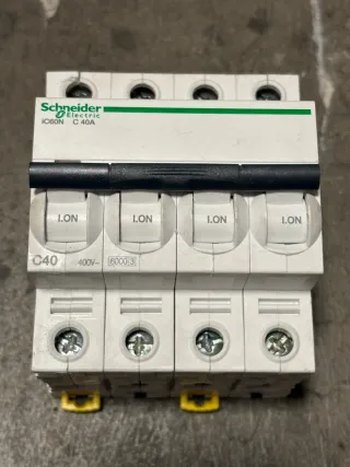 Schneider protecciones eléctricas