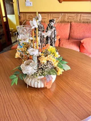 Centro de flores decorativo