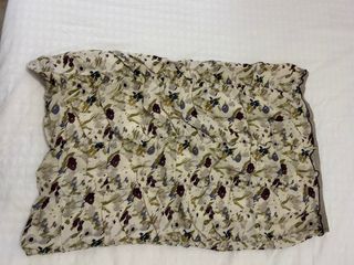 Falda estampada con volantes