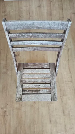 2 Sillas de Madera Marrón y Blanca