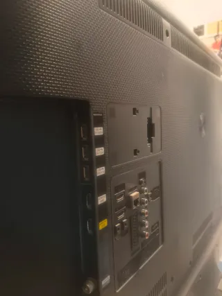 Smart TV Samsung Negra y Plateada