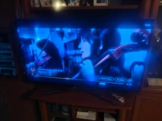 Smart TV Samsung Negra y Plateada