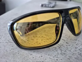 Gafas de sol polarizadas negras y amarillas