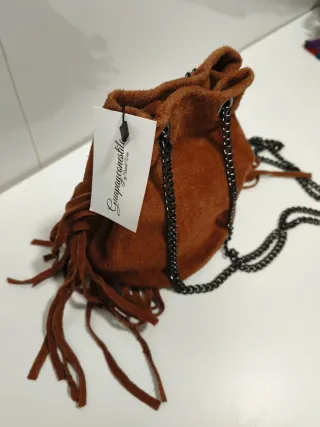 Bolso cubo flecos cadena