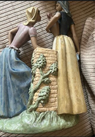 Figura NAO Conversando en el pozo