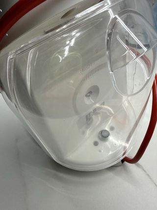 Cafetera Dolce Gusto Negra y Blanca