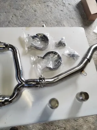 Escape LeoVince Suzuki GSR 600/400