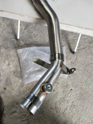 Escape LeoVince Suzuki GSR 600/400