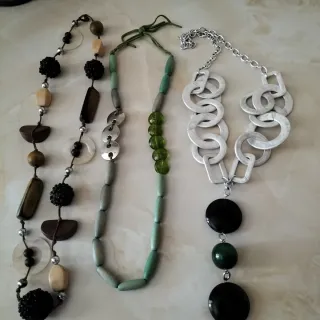 Collares de fantasía varios