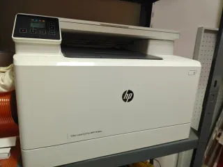Impresora HP Color LaserJet Pro MFP M180n