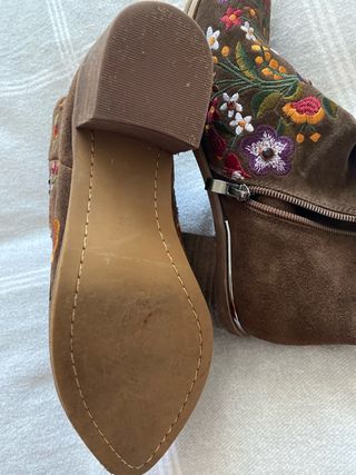 Botines Alma en Pena bordados