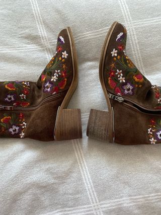 Botines Alma en Pena bordados