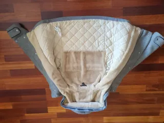 Chaqueta gris con forro beige