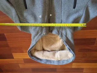 Chaqueta gris con forro beige