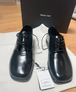 Zapatos Massimo Dutti negros cordones