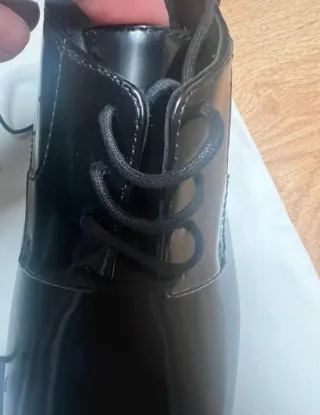 Zapatos Massimo Dutti negros cordones