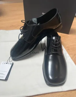 Zapatos Massimo Dutti negros cordones