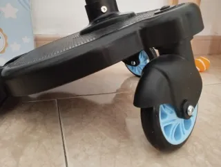 Patinete universal para cochecito con asiento