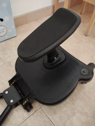 Patinete universal para cochecito con asiento