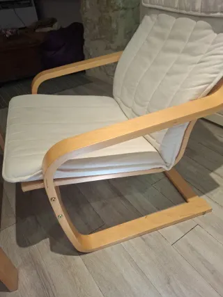 Sillón y reposapiés POÄNG IKEA