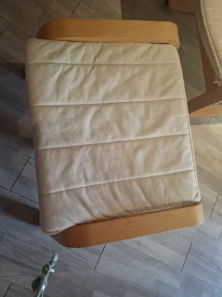 Sillón y reposapiés POÄNG IKEA