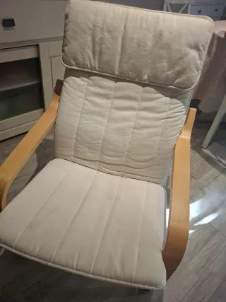 Sillón y reposapiés POÄNG IKEA