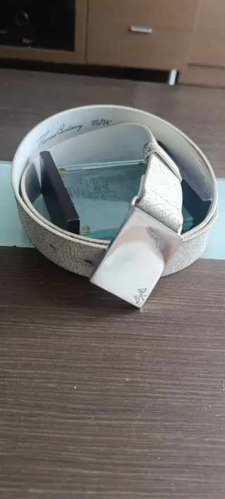 Cinturón Tomas Burberry Blanco y Plateado