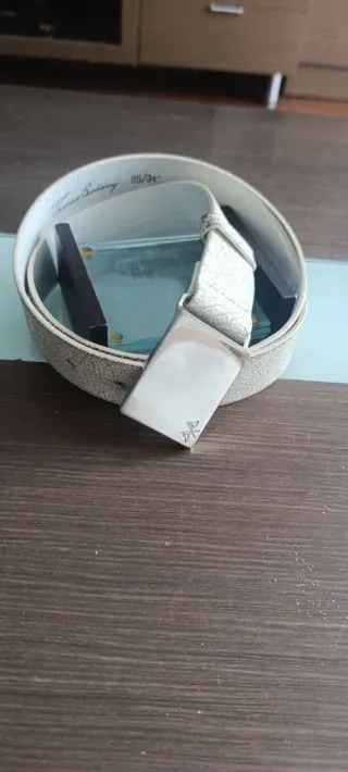 Cinturón Tomas Burberry Blanco y Plateado