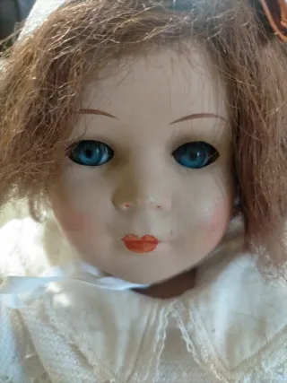 Bambola antica in composizione o celluloide