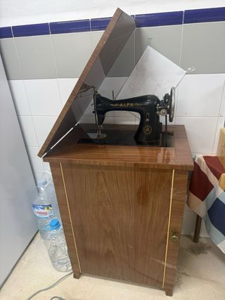 Maquina de coser antigua ALFA