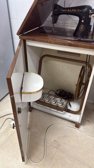 Maquina de coser antigua ALFA
