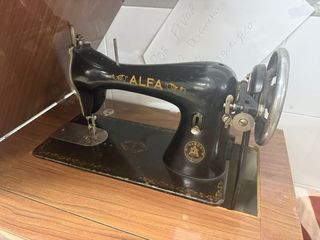 Maquina de coser antigua ALFA