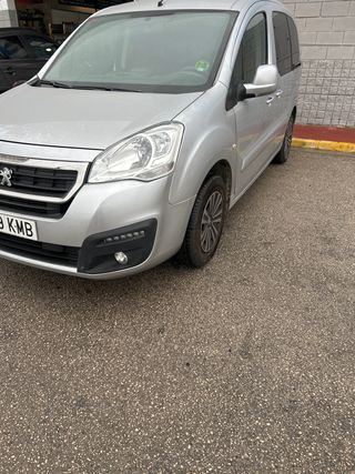 Peugeot Partner 2018 2 ańos de garantia