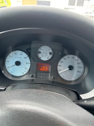 Peugeot Partner 2018 2 ańos de garantia