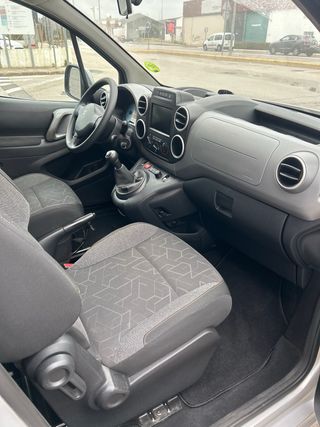 Peugeot Partner 2018 2 ańos de garantia