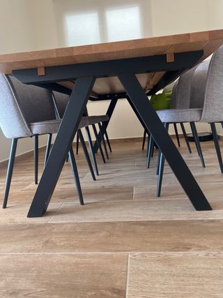 Mesa de comedor y 6 sillas