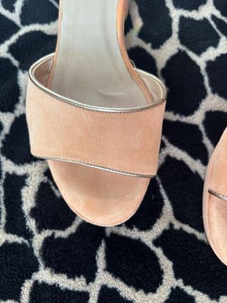 Sandalias de tacón Cortefiel color melocotón