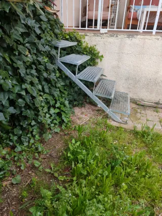 Escalera Jardín Galvanizada