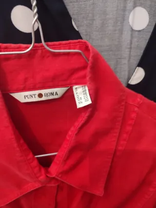 Camisa de lunares negra y blanca