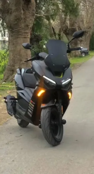 Moto VMAX VmS Maxi Scooter 23000km