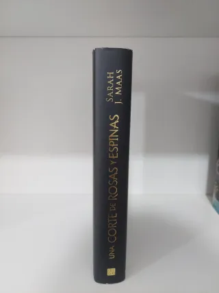 Una corte de rosas y espinas. Edición especial