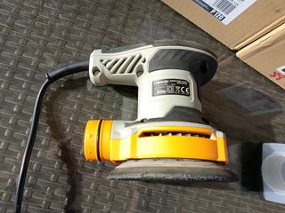 Lijadora orbital DEKO + 193 discos de lija