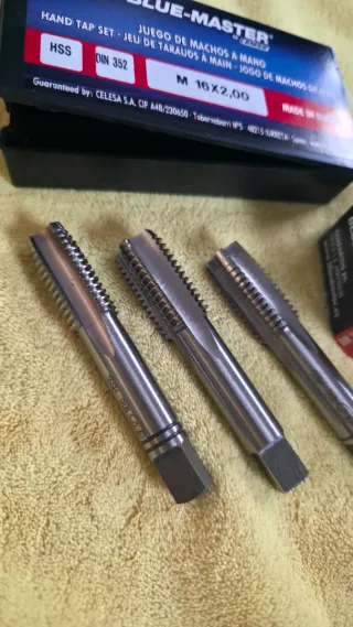 Juego de machos HSS M16 x 2.00